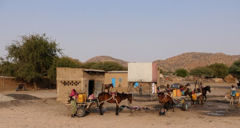 Standing in line at the water-pump in Southern Chad. Photo: Stig Jensen