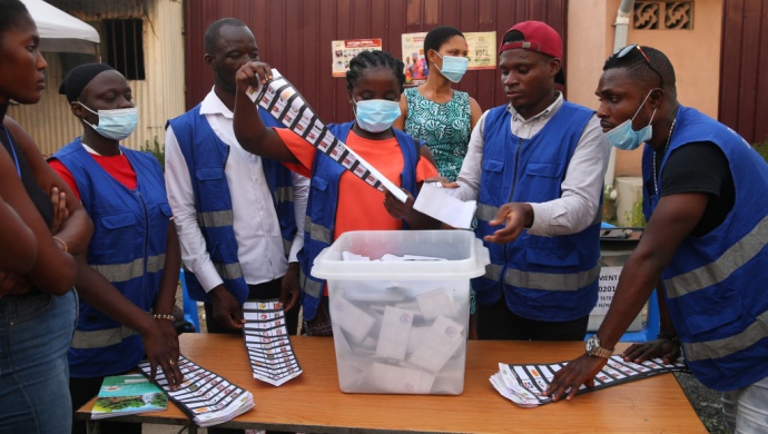 Image of vote count at a district in Accra