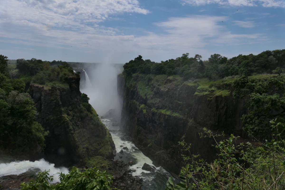 Victoria Falls is one of the biggest tourist attractions in southern Africa. When times are normal, about a million tourists come annually to see the waterfall, but during the pandemic here is empty of people.. Photo: Stig Jensen